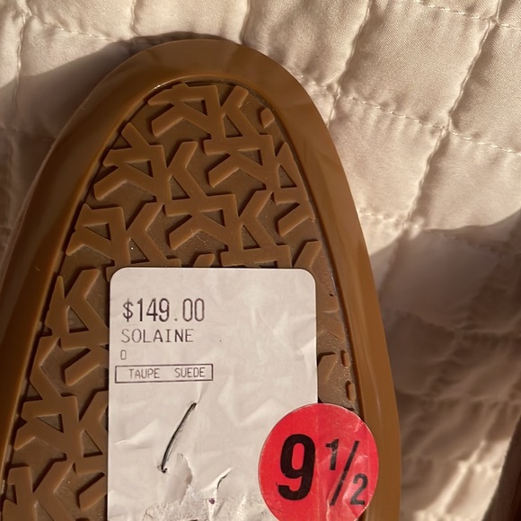 NIB- KARL LAGERFELD PARIS TAUPE LEATHER RHINESTONE BLOCK HEELS SZ 9.5 “Solaine” - Picture 9 of 11